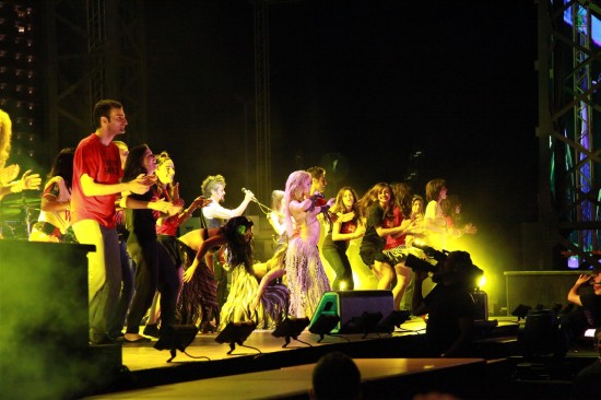 SHAKIRA Official Press Release Photo's - Mix FM (4)