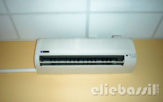 800px-Klimatyzator_jedn_wewn_beax